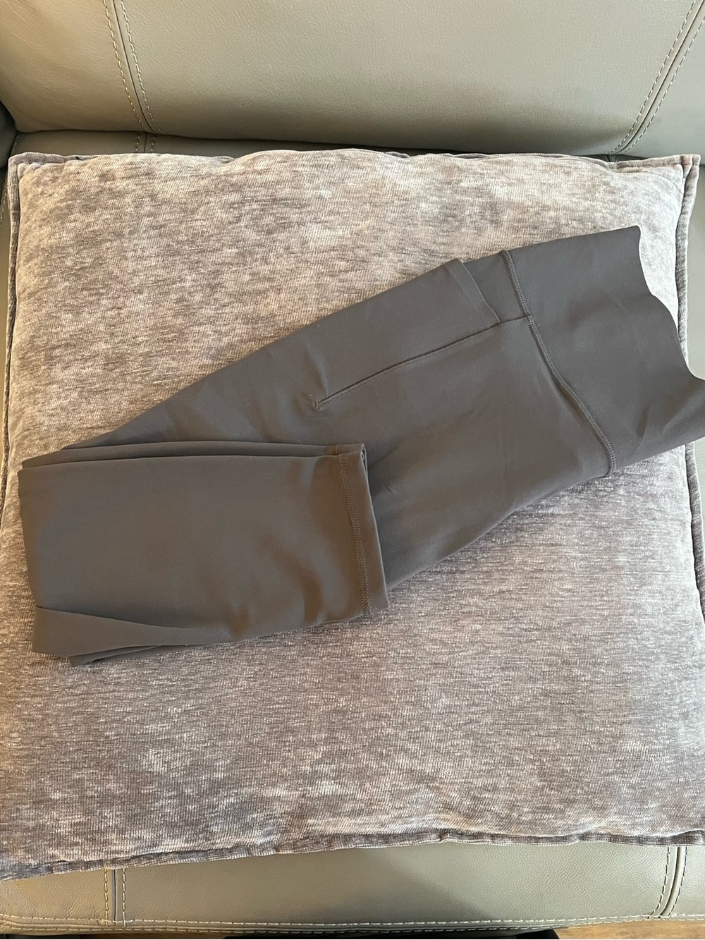 Athleta High-Rise Pocket Leggings in Dark Gray (Brown Undertones)